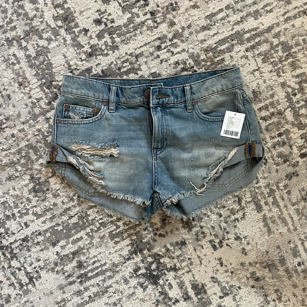BDG Boyfriend Distressed Denim Shorts - Picture 9 of 9